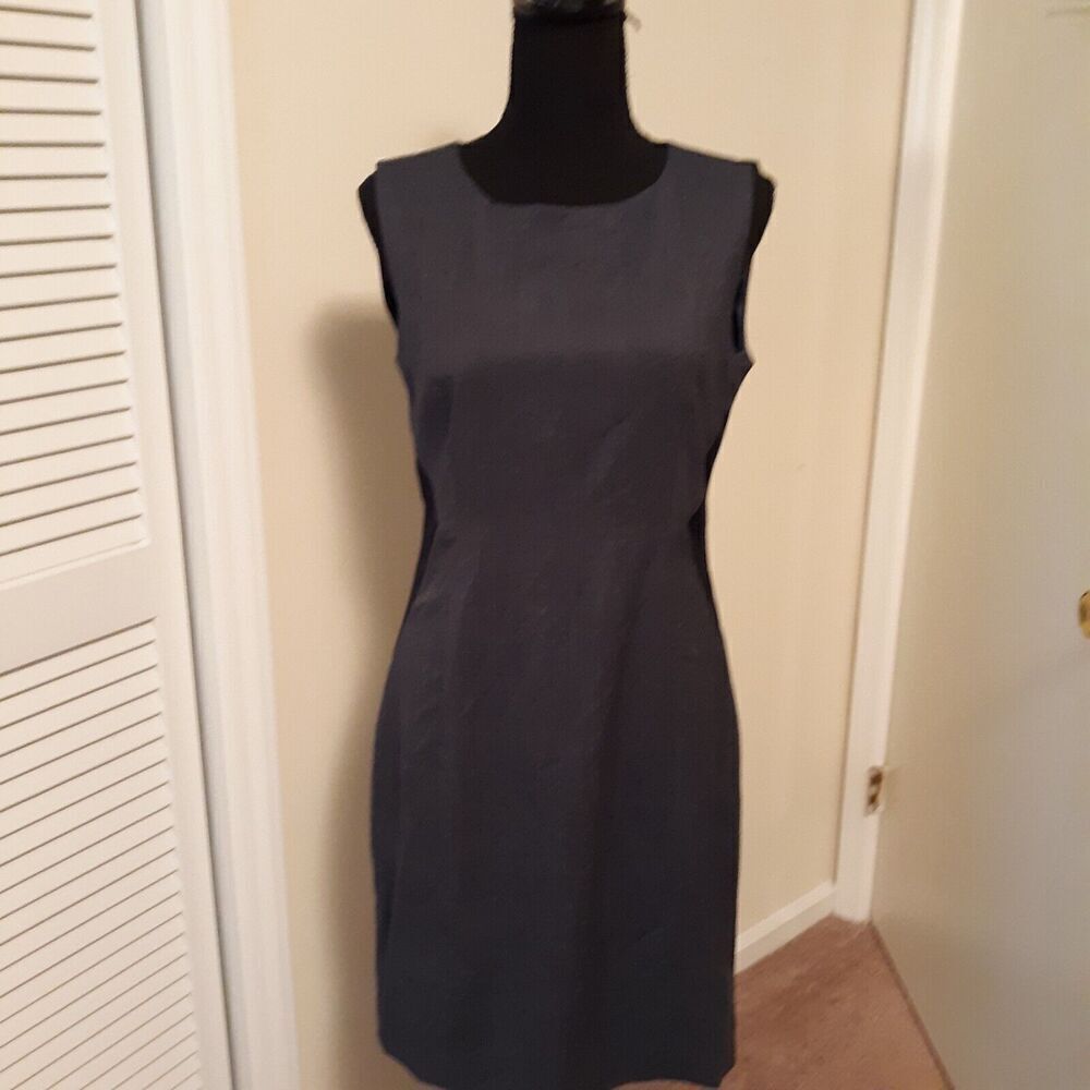 Tahari Black & Gray Sheath Career Dress Size 6 Sleeveless Figure Flattering